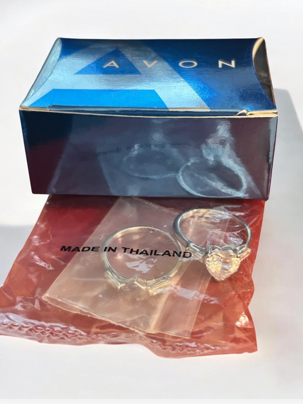 Vintage 2005 Avon Sterling Silver Heart Shaped CZ and Guard Ring Set Sealed